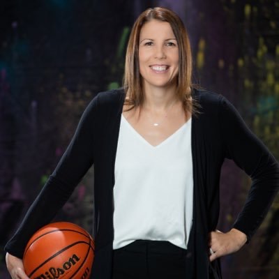 Coach Sarah Tiepel